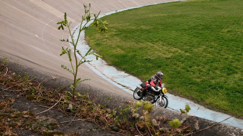 Illustration for article titled Vintage cars descend upon 115-year-old Velodrome